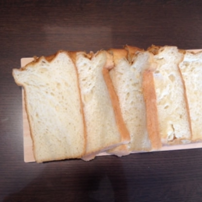 ふわふわの焼き立て食パンで、朝から幸せになれました(*^^*)